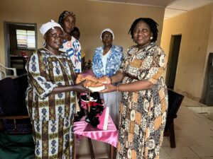 Action humanitaire : solidarité en faveur des jeunes filles à Fondation Voix du Cœur